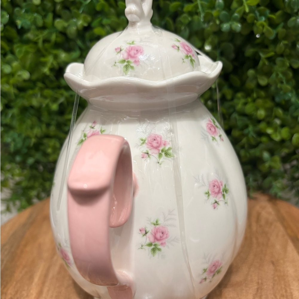Grace Teaware NWT Pink Rose Floral Porcelain Teapot - Picture 4 of 7